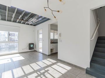 Departamento 2 amb en duplex con cochera cubierta en  Parque Patricios Estación Buenos Aires