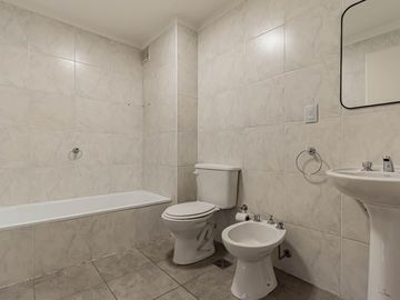 Departamento 2 amb en duplex con cochera cubierta en  Parque Patricios Estación Buenos Aires