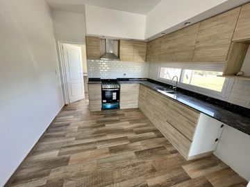 VENTA CASA SAN SEBASTIAN A11 4 AMBIENTES