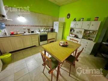 CASA 5 AMBIENTES CON COCHERA - 149M2 - LAS FLORES, BUENOS AIRES