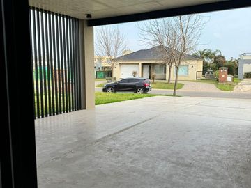 Casa en Venta, 6 Ambientes,  en Haras Santa Maria, Loma Verde, Escobar, GBA Norte