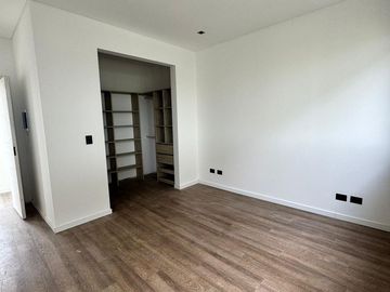 Casa en Venta, 6 Ambientes,  en Haras Santa Maria, Loma Verde, Escobar, GBA Norte