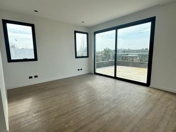 Casa en Venta, 6 Ambientes,  en Haras Santa Maria, Loma Verde, Escobar, GBA Norte
