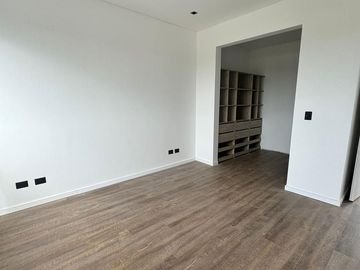 Casa en Venta, 6 Ambientes,  en Haras Santa Maria, Loma Verde, Escobar, GBA Norte