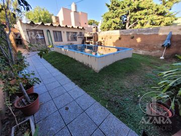 Casa lote propio  8,66 x 45  ideal 2 familias   en  beccar