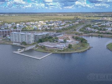 Casa al lago en venta, barrio Costas  - Puertos Escobar