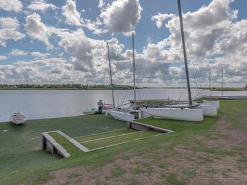 Casa al lago en venta, barrio Costas  - Puertos Escobar