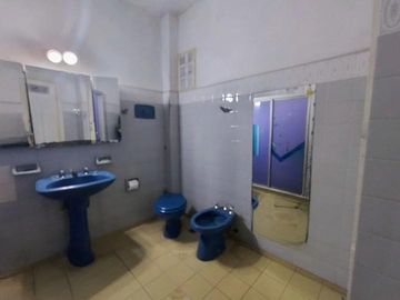 Venta PH tipo Departamento  4 ambientes con patio, Sin Expensas. Avellaneda al 1000-  Castelar Norte