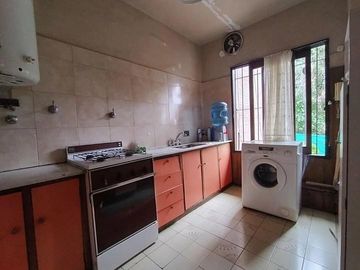 Venta PH tipo Departamento  4 ambientes con patio, Sin Expensas. Avellaneda al 1000-  Castelar Norte