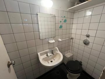 Departamento en VENTA  frente a Facultad de medicina -  3 Ambientes apto laboratorio y consultorio