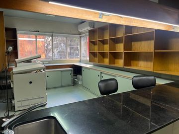 Departamento en VENTA  frente a Facultad de medicina -  3 Ambientes apto laboratorio y consultorio