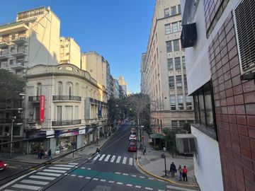 Departamento en VENTA  frente a Facultad de medicina -  3 Ambientes apto laboratorio y consultorio