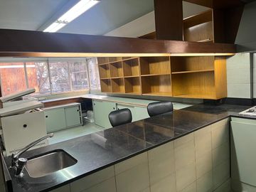 Departamento en VENTA  frente a Facultad de medicina -  3 Ambientes apto laboratorio y consultorio