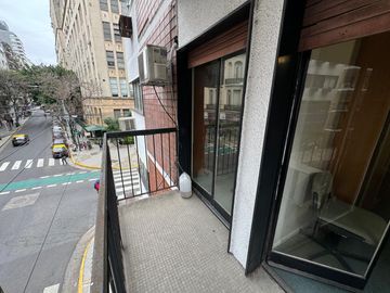 Departamento en VENTA  frente a Facultad de medicina -  3 Ambientes apto laboratorio y consultorio