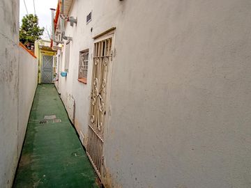 Venta PH en Lanús Oeste de 2 ambientes con Patio
