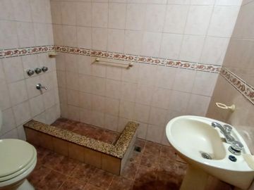 Venta PH en Lanús Oeste de 2 ambientes con Patio