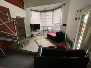 CASA 4 AMBIENTES - VENTA - MONTE GRANDE -  2 PLANTAS - QUINCHO - PARRILLA - PISCINA
