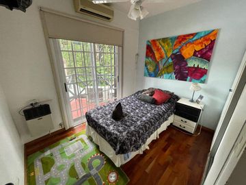 CASA 4 AMBIENTES - VENTA - MONTE GRANDE -  2 PLANTAS - QUINCHO - PARRILLA - PISCINA