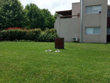 Comodo dormy duplex en Club de Campo El Naiconal