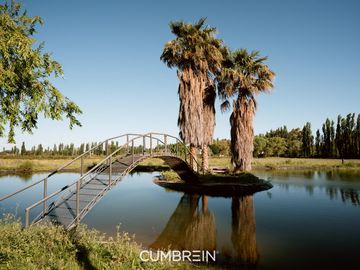 Hermosa quinta con laguna en Las Paredes