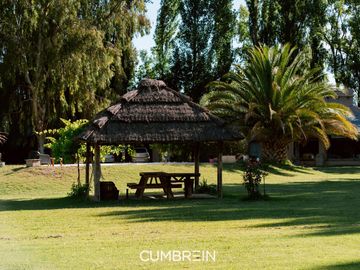 Hermosa quinta con laguna en Las Paredes