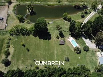 Hermosa quinta con laguna en Las Paredes