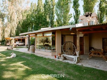 Hermosa quinta con laguna en Las Paredes