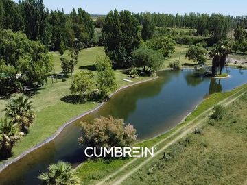 Hermosa quinta con laguna en Las Paredes