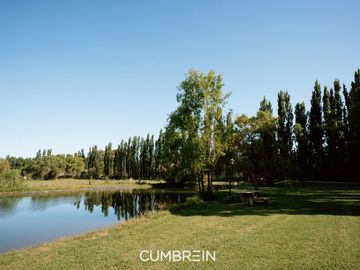 Hermosa quinta con laguna en Las Paredes