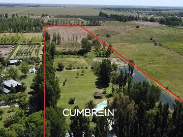Hermosa quinta con laguna en Las Paredes