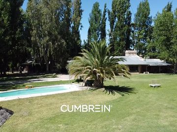 Hermosa quinta con laguna en Las Paredes