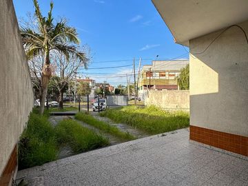 Casa en venta en Lanús - AMPLIAS MODALIDADES DE PAGO !