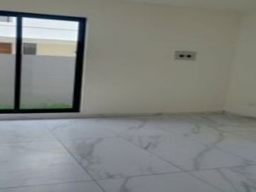 TU CASA EN LOS ROBLES