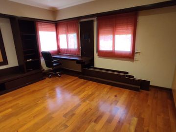 Alquiler Casa 4 dormitorios Amueblada con cochera - San Marino, Funes Hills, Funes