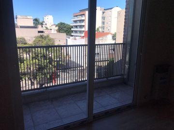 VENTA APTO CREDITO PH TRES AMBIENTES CON COCHERA EN FLORIDA VICENTE LOPEZ