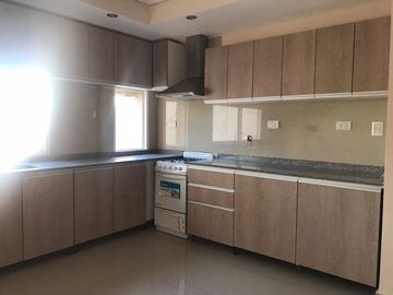 VENTA APTO CREDITO PH TRES AMBIENTES CON COCHERA EN FLORIDA VICENTE LOPEZ