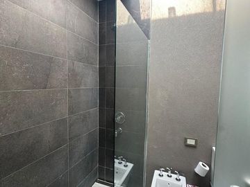 Casa en venta al lago 4 dormitorios barrio Acacias Puertos