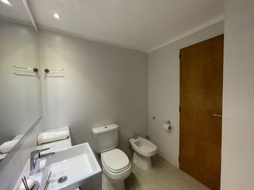 Venta departamento 1 dormitorio en zona centro Quincho con parrillero Solarium