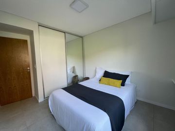 Venta departamento 1 dormitorio en zona centro Quincho con parrillero Solarium