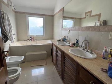 Venta de casa en el Country Altos del Golf Villa Allende