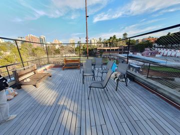 Departamento  en complejo con pileta, gran terraza propia Vicente Lopez calle Cortada, Vias a Maipu