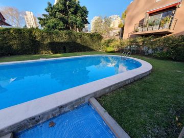 Departamento  en complejo con pileta, gran terraza propia Vicente Lopez calle Cortada, Vias a Maipu