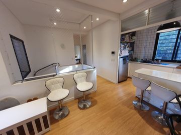 Departamento  en complejo con pileta, gran terraza propia Vicente Lopez calle Cortada, Vias a Maipu