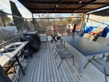 Departamento  en complejo con pileta, gran terraza propia Vicente Lopez calle Cortada, Vias a Maipu