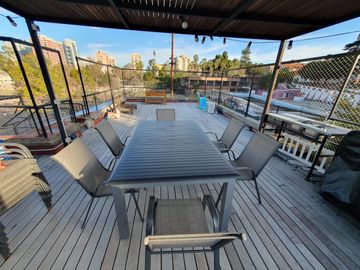 Departamento  en complejo con pileta, gran terraza propia Vicente Lopez calle Cortada, Vias a Maipu
