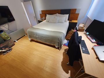 Departamento  en complejo con pileta, gran terraza propia Vicente Lopez calle Cortada, Vias a Maipu