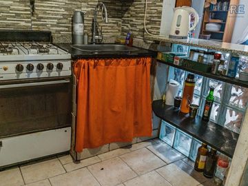 BAJÓ DE PRECIO! PH 3 ambientes Sin expensas terraza de uso común.