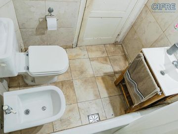 BAJÓ DE PRECIO! PH 3 ambientes Sin expensas terraza de uso común.