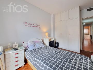 VENTA DEPARTAMENTO EN PISO EXCLUSIVO  DE  DOS DORMITORIOS MAS COMODÍN Y BALCÓN  EN ZONA CENTRO