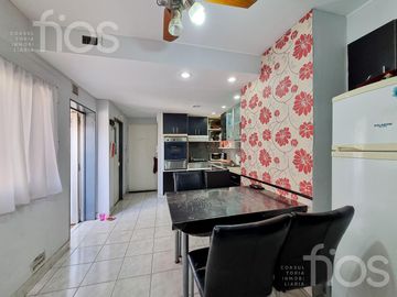 VENTA DEPARTAMENTO EN PISO EXCLUSIVO  DE  DOS DORMITORIOS MAS COMODÍN Y BALCÓN  EN ZONA CENTRO